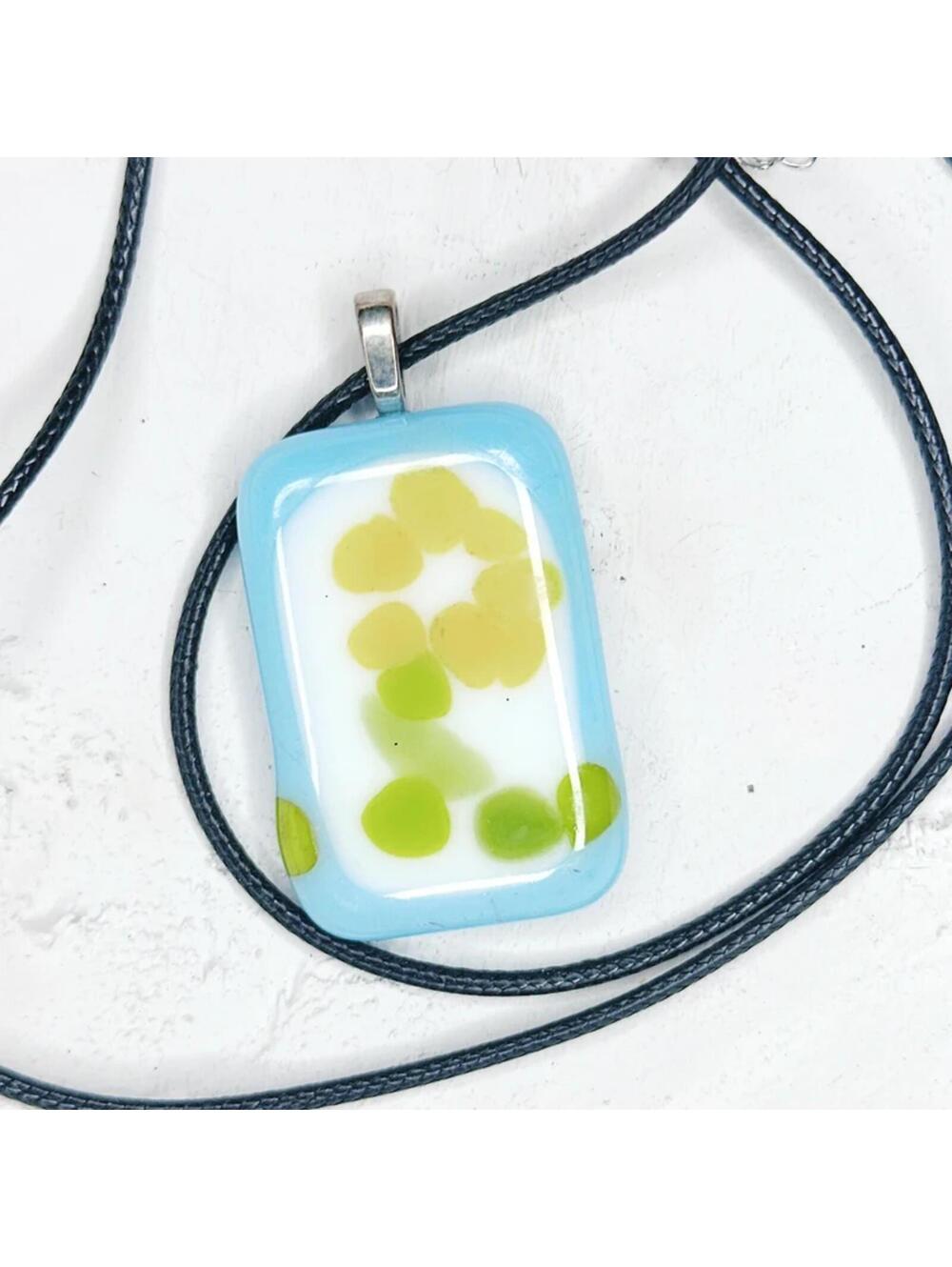 418u. Blue Daisy Art Glass